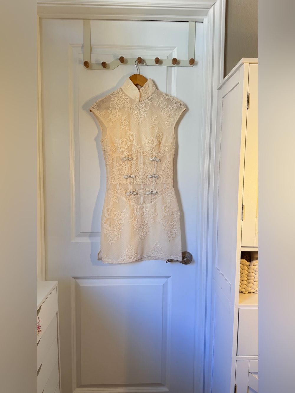 SAU LEE Lace Mini Dress In Cream, NEW WITHOUT TAGS, NEVER WORN. - Picture 3 of 12